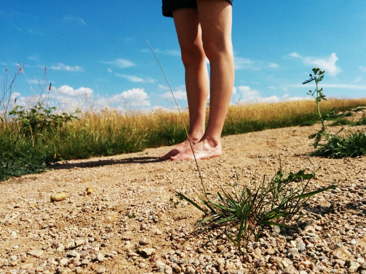 barefoot-walk