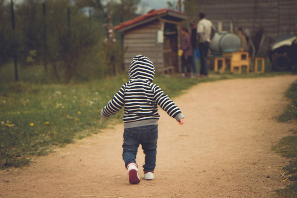 toddler-walking